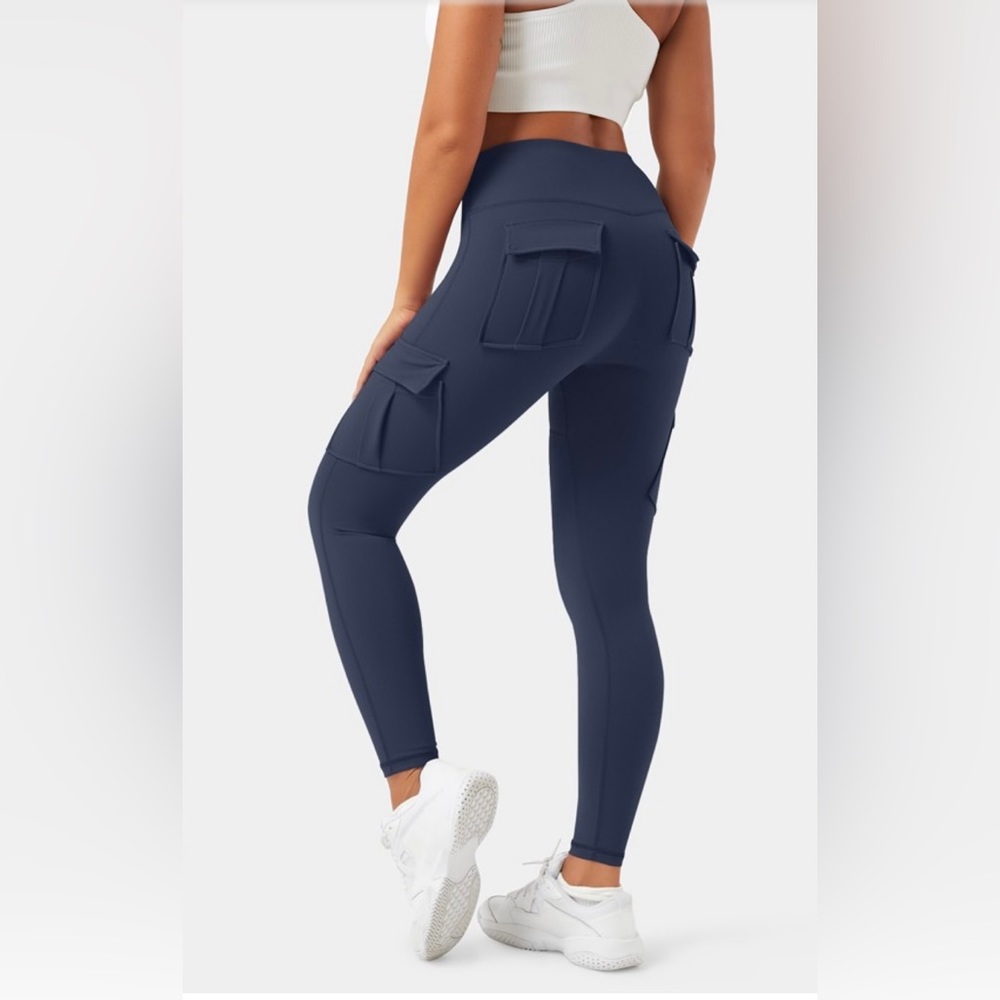 Halara High Waisted Cargo Pocket Skinny Yoga Leggings